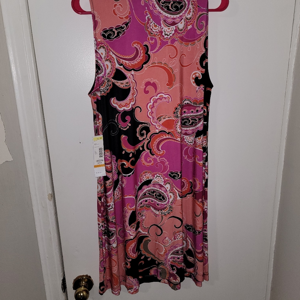 Dress - Picture 2 of 4